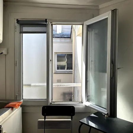 Independent 6 Párizs