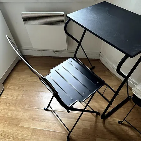 Independent 6 Párizs